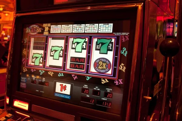Live American Roulette wheel and betting table at goldtogel studio with HD camera angles